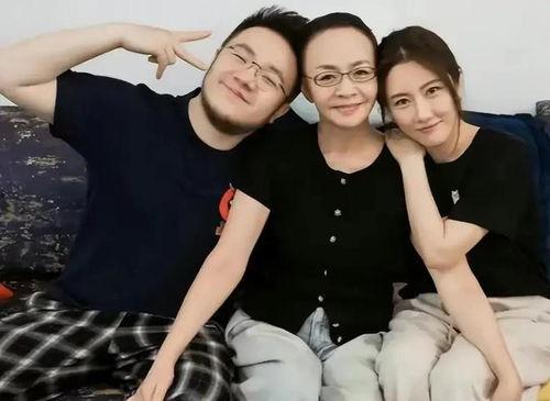 娱乐随拍吃瓜八卦视频,随拍吃瓜，八卦视频背后的故事